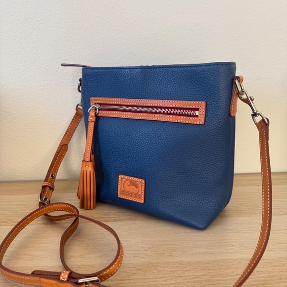 Dooney & Bourke Blue Pebbled Leather Lani Crossbbody Bag Purse Chic and NEW - Picture 2 of 12